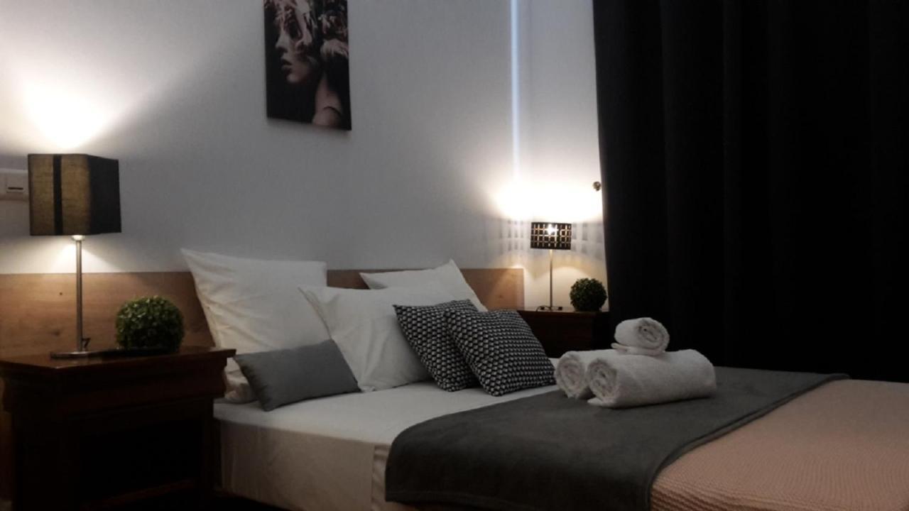 Clairac  Chateau Marith - Etablissement Climatise Avec Piscine酒店 外观 照片