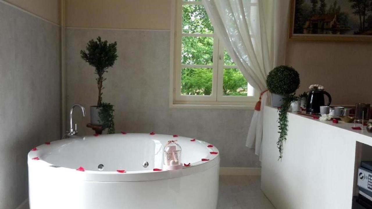 Clairac  Chateau Marith - Etablissement Climatise Avec Piscine酒店 外观 照片